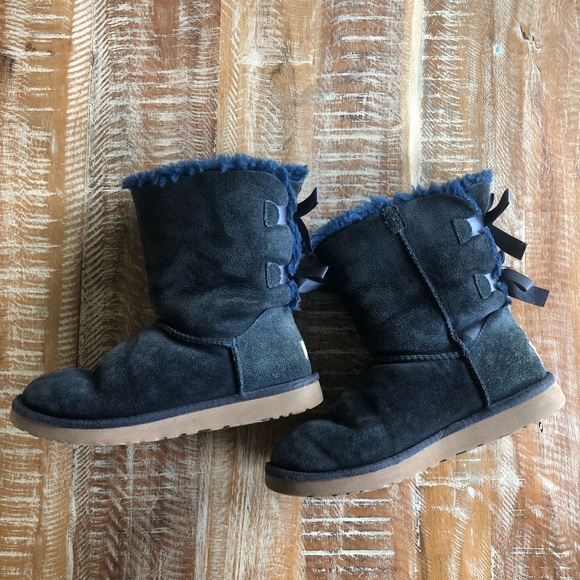 UGG women’s Bailey Bow II Boots - Picture 2 of 15